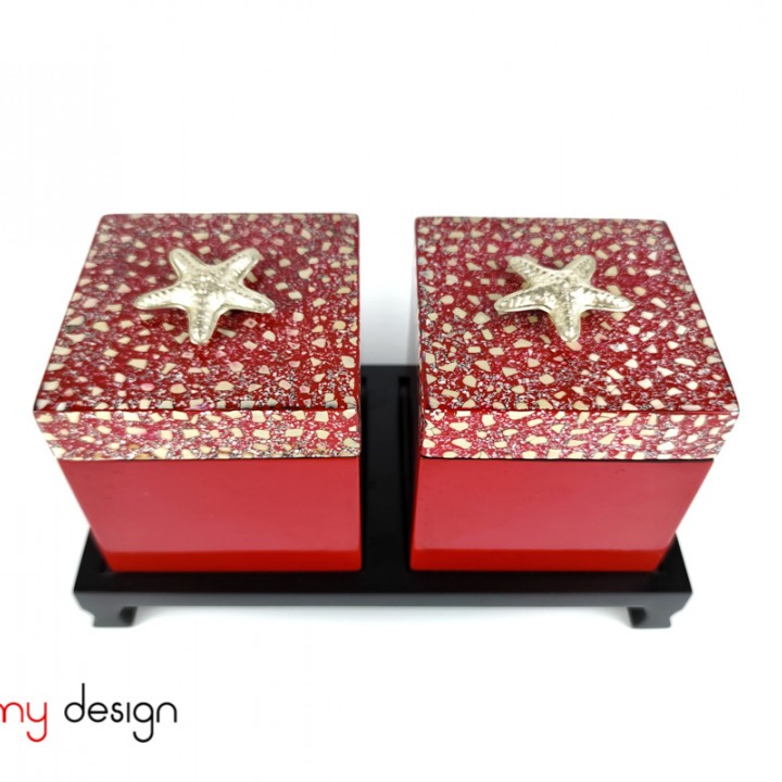 Set of 2 square boxes 10cm with eggshell lid attached with star included with stand